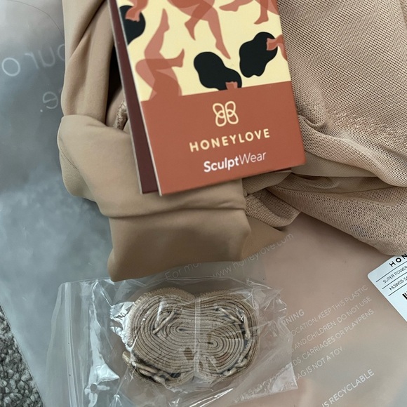 NWT-Superpower Short Shapewear - Picture 7 of 10